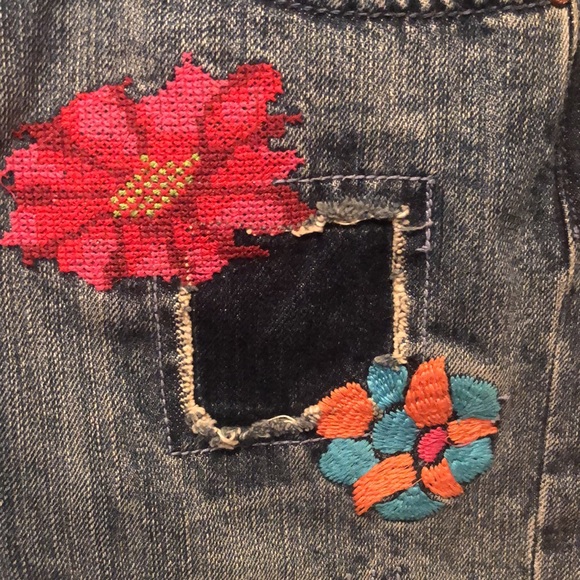 Adorable Mini Skirt by “Miss Me”! - Picture 4 of 17